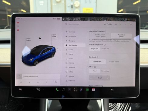 Used 2018 Tesla Model 3 Mid Range RWD image 15