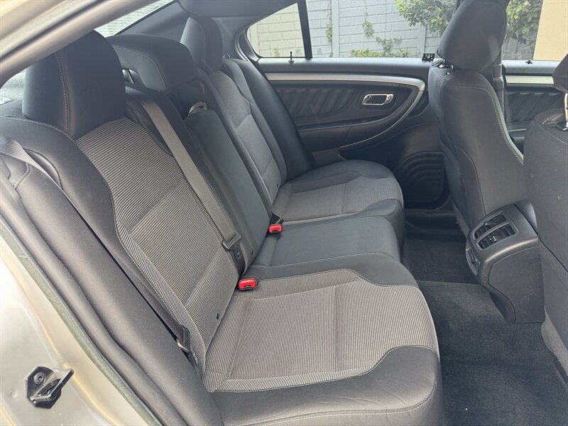 Used 2017 Ford Taurus SEL FWD image 17