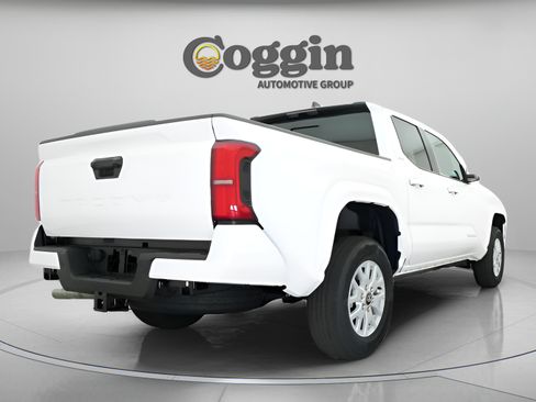 Used 2025 Toyota Tacoma SR5 w/ SR5 Upgrade Package RWD image 17
