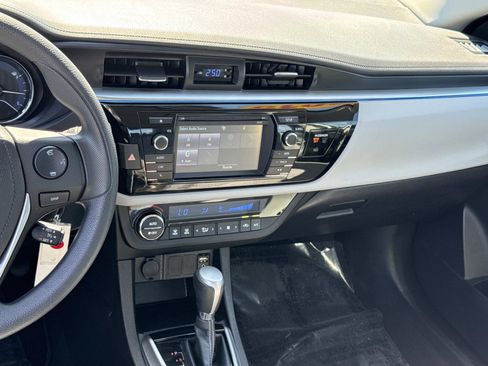 Used 2015 Toyota Corolla LE image 3