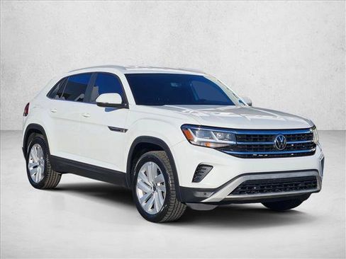 Used 2020 Volkswagen Atlas Cross Sport SE w/ Towing Package AWD/4WD image 3