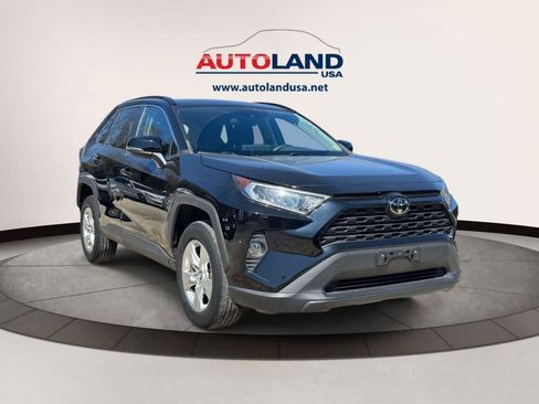 Used 2020 Toyota RAV4 XLE w/ All Weather Liner Package AWD/4WD image 2