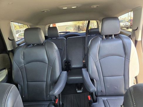 Used 2021 Buick Enclave Essence w/ Sound and Sites Package image 28