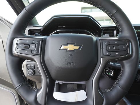 Used 2025 Chevrolet Silverado 1500 High Country w/ Z71 Off-Road Package AWD/4WD image 18