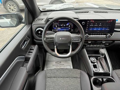 Used 2026 Chevrolet Colorado Z71 AWD/4WD image 9
