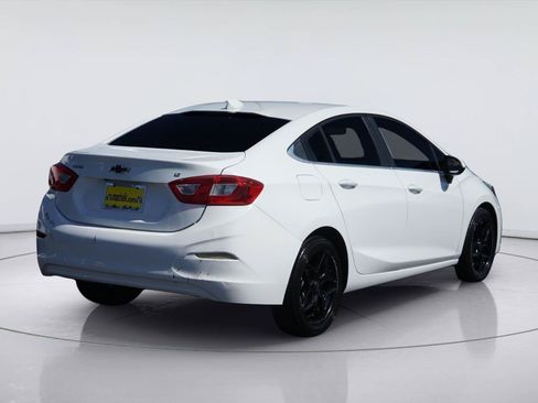 Used 2017 Chevrolet Cruze LT FWD image 6