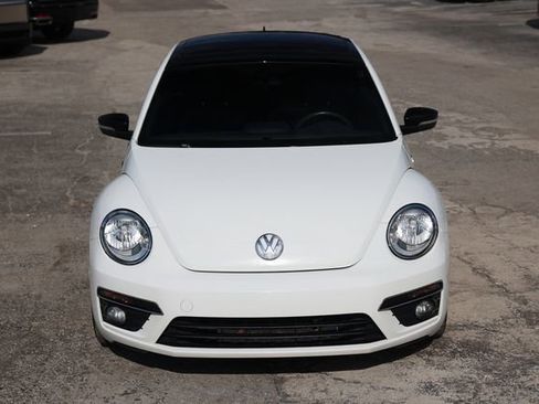 Used 2014 Volkswagen Beetle R-Line FWD image 22