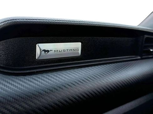 Used 2019 Ford Mustang Coupe image 23