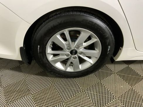Used 2016 Kia Optima LX FWD image 13