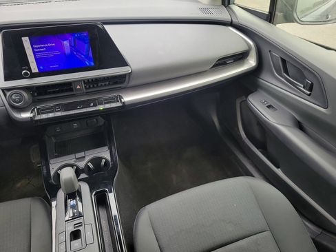 Used 2024 Toyota Prius LE FWD image 11
