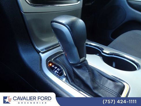 Used 2019 Jeep Grand Cherokee Laredo RWD image 27