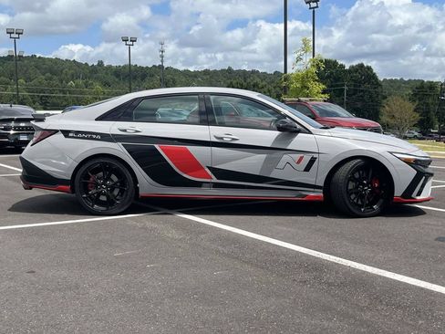 Used 2025 Hyundai Elantra N FWD image 2