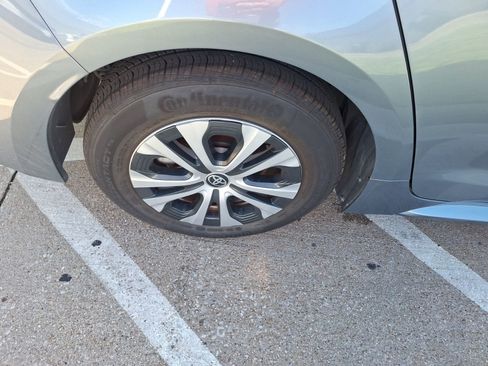 Used 2021 Toyota Corolla LE image 11