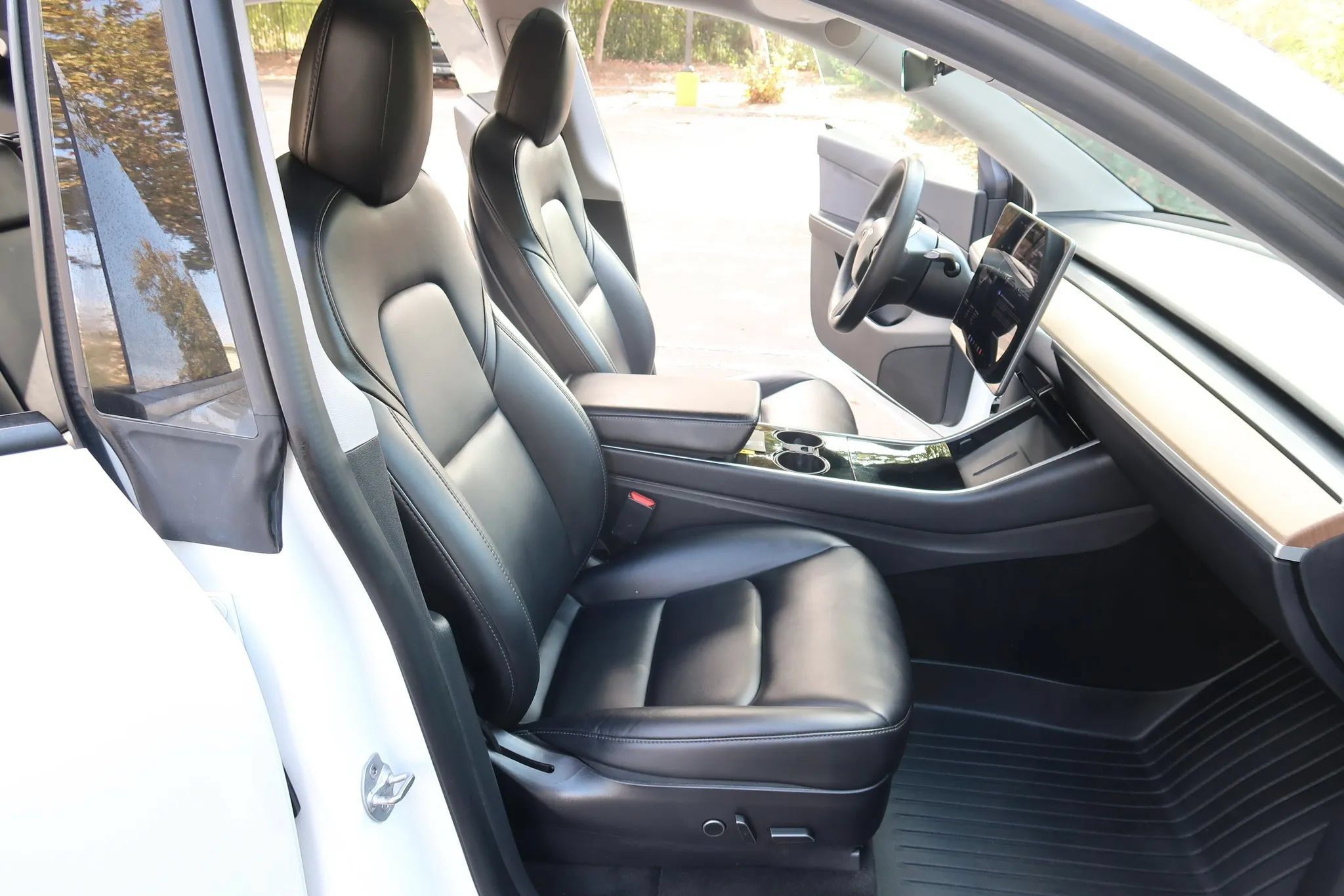 Used 2021 Tesla Model Y Long Range AWD/4WD image 27