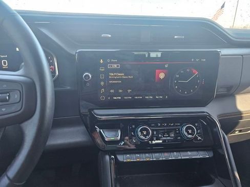 Used 2023 GMC Sierra 1500 AT4 w/ AT4 Premium Package image 17