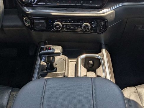 Used 2024 Chevrolet Silverado 1500 LTZ AWD/4WD image 19