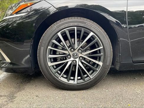 Certified 2024 Lexus ES 250 w/ Premium Package AWD/4WD image 34