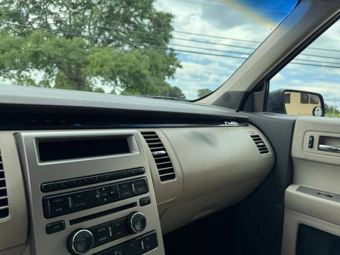Used 2010 Ford Flex SE FWD image 21