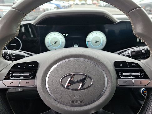 Certified 2023 Hyundai Elantra SEL w/ Convenience Package image 19