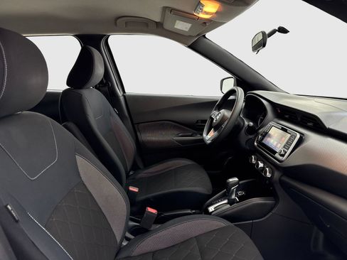 Used 2018 Nissan Kicks S FWD image 39