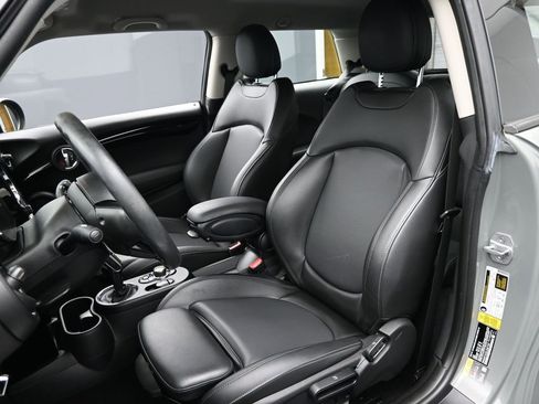 Used 2020 MINI Cooper SE w/ 6.5" Touchscreen Package image 24