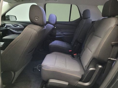 Used 2020 Chevrolet Traverse LT FWD image 18
