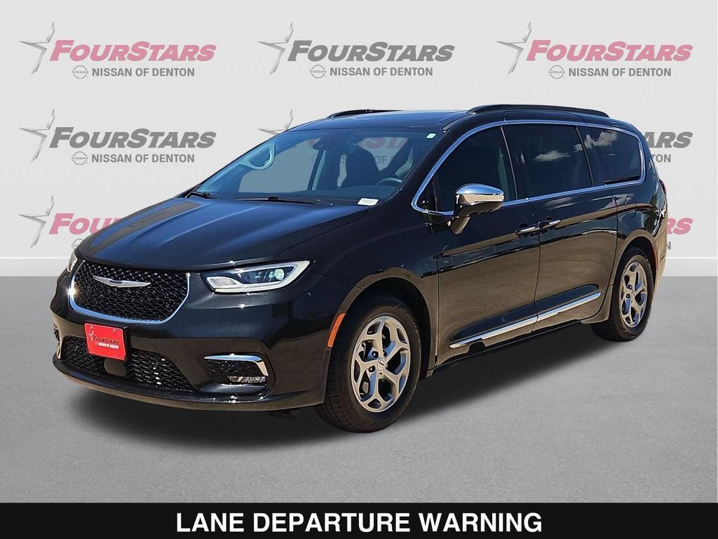 Used 2023 Chrysler Pacifica Limited w/ Uconnect Theater Family Group FWD image 9