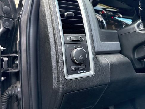 Used 2019 RAM 1500 Big Horn image 30