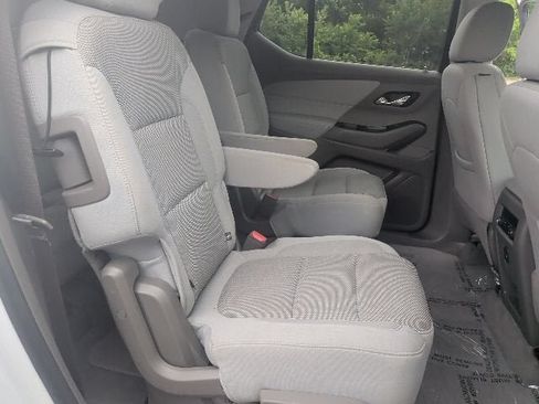 Used 2019 Chevrolet Traverse LT FWD image 18