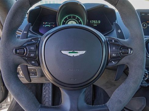 Used 2023 Aston Martin V8 Vantage Coupe image 23