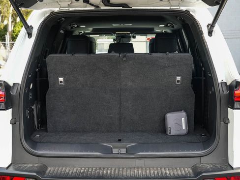 Used 2024 Lexus LX 600 F Sport image 26