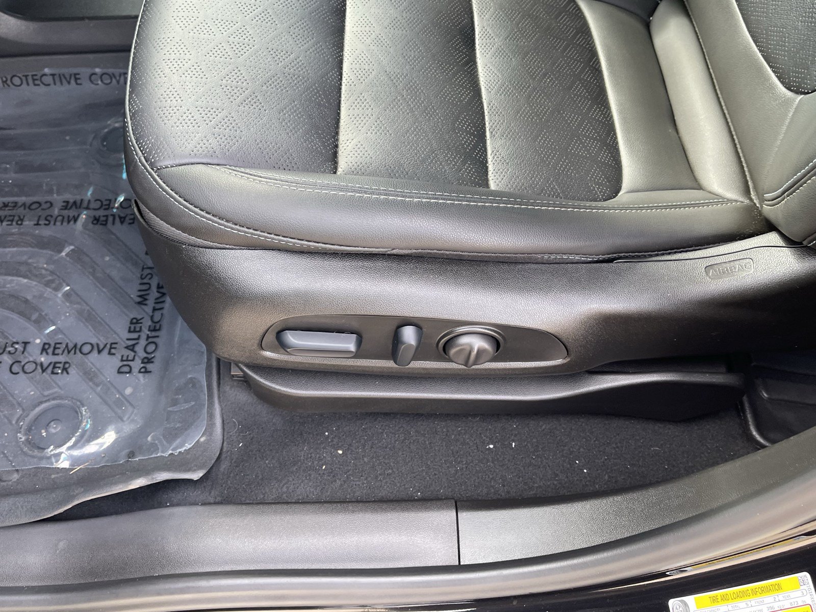 Used 2023 Chevrolet Bolt LT w/ Infotainment Package FWD image 19
