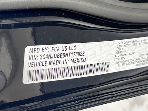 Used 2022 Jeep Compass Latitude AWD/4WD image 29