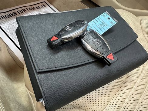 Used 2014 Mercedes-Benz SL 550 image 28