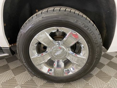 Used 2019 Chevrolet Suburban Premier image 8