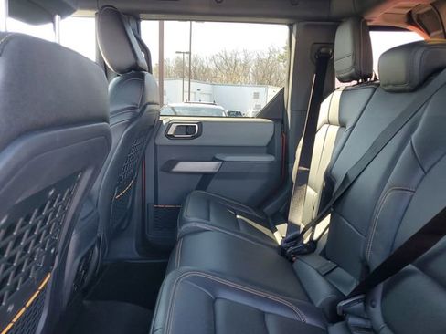 Used 2023 Ford Bronco Badlands image 13