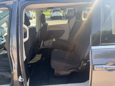 Used 2023 Chrysler Voyager LX FWD image 24