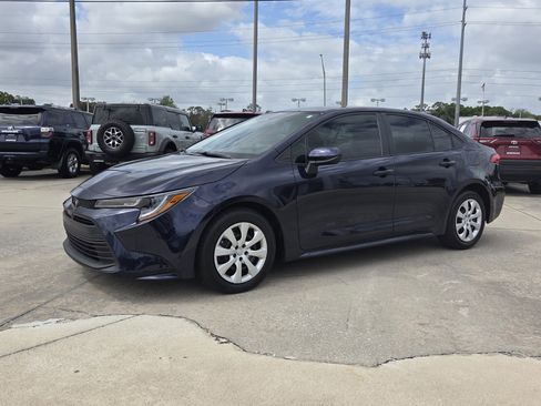 Used 2024 Toyota Corolla LE image 3