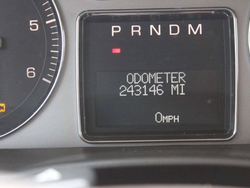 Used 2007 Cadillac Escalade AWD w/ Information Package image 11
