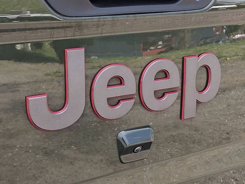 Used 2023 Jeep Gladiator Rubicon w/ Cold Weather Group AWD/4WD image 30