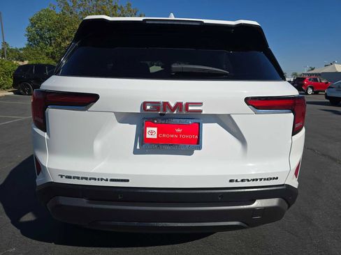 Used 2025 GMC Terrain Elevation image 15