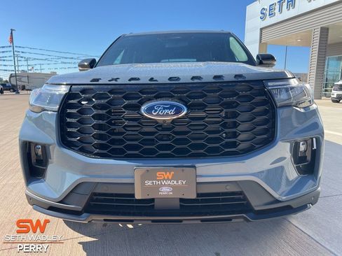 New 2025 Ford Explorer ST-Line w/ Premium Package image 5