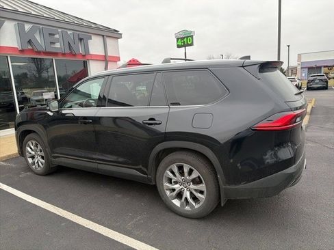 Used 2024 Toyota Grand Highlander Limited image 16