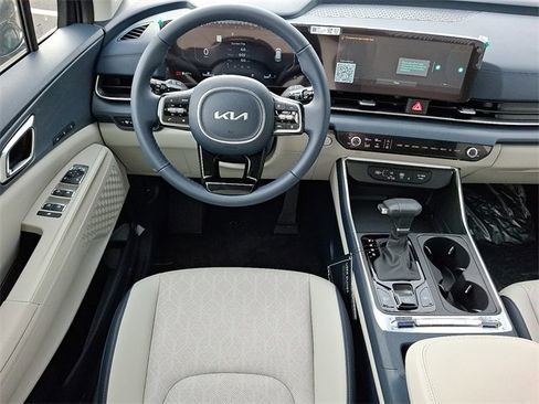 New 2026 Kia Carnival SX image 7