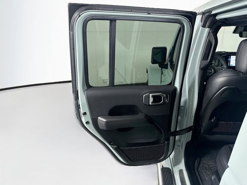 Used 2024 Jeep Wrangler Unlimited Sahara w/ Technology Group AWD/4WD image 27