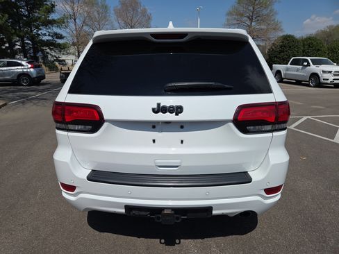 Used 2022 Jeep Grand Cherokee Laredo X image 4