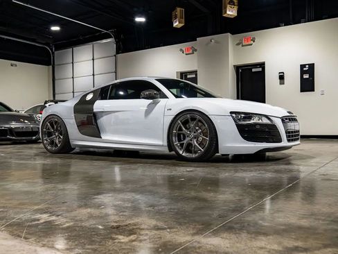 Used 2012 Audi R8 V10 image 13