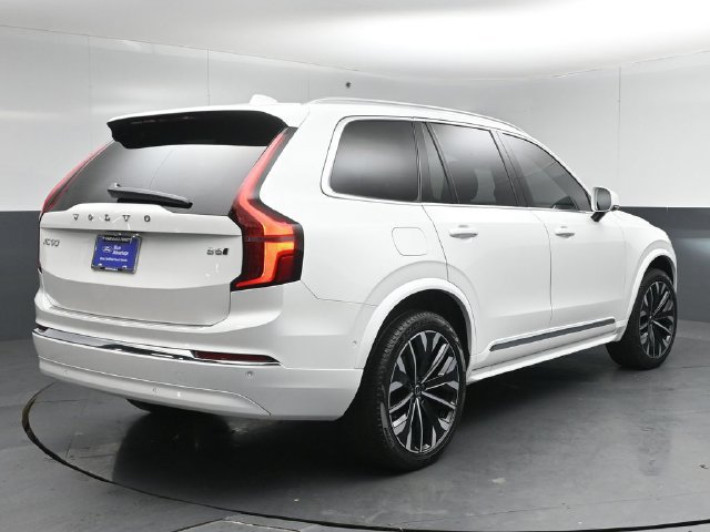 Used 2025 Volvo XC90 B6 Plus w/ Protection Package Premier AWD/4WD image 3