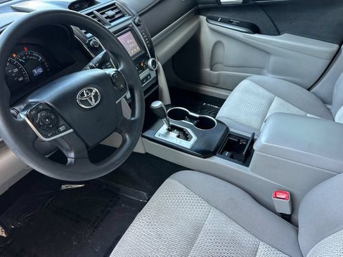 Used 2013 Toyota Camry LE FWD image 10