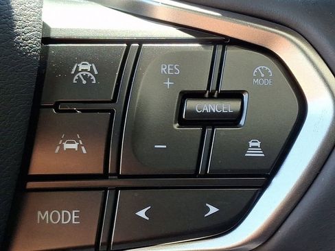 Used 2025 Lexus GX 550 w/ Accessory Package (2T) AWD/4WD image 24